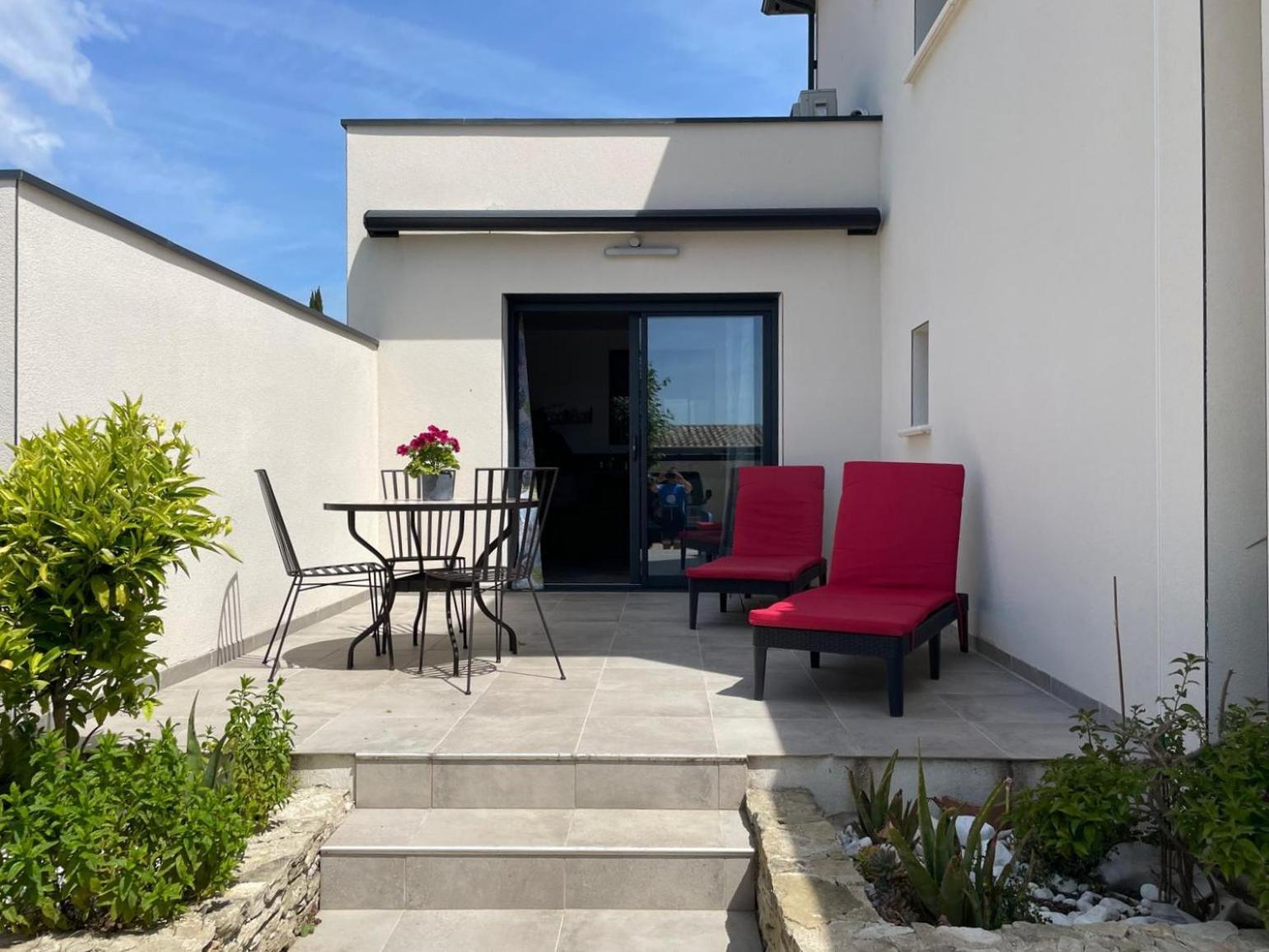 Romytt Suite Saint-Quentin-la-Poterie Esterno foto